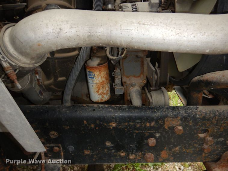 image for item DN7406 1995 Ford F800  bucket truck