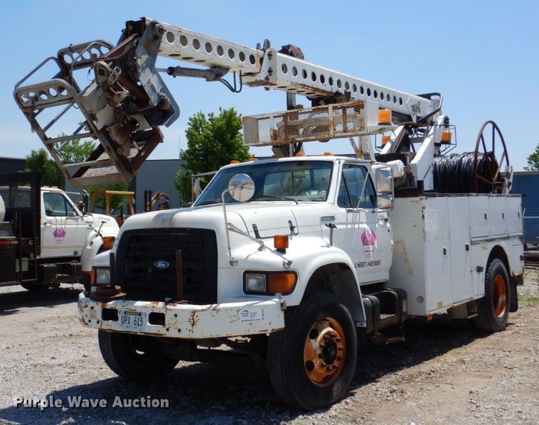 image for item DN7413 1996 Ford F800  bucket truck