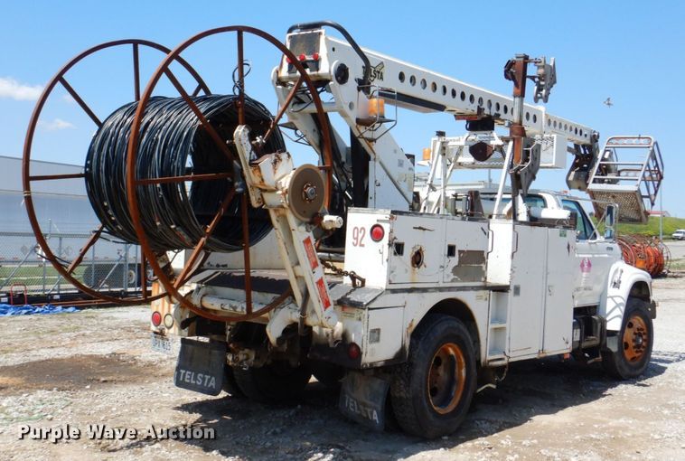 image for item DN7413 1996 Ford F800  bucket truck