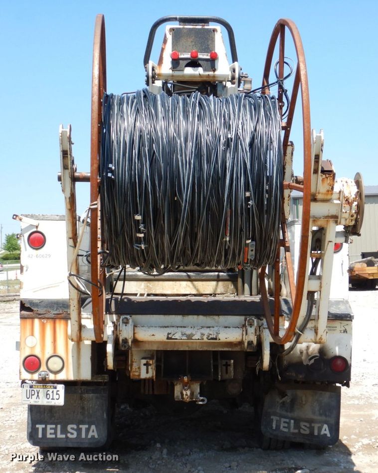 image for item DN7413 1996 Ford F800  bucket truck