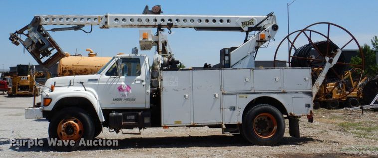 image for item DN7413 1996 Ford F800  bucket truck