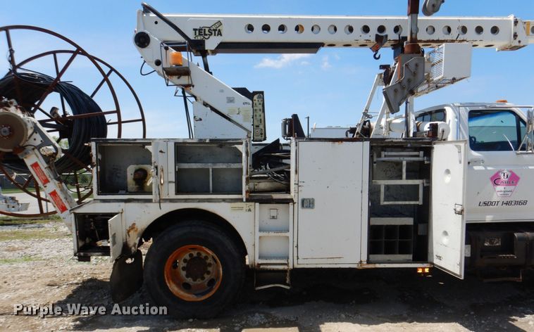 image for item DN7413 1996 Ford F800  bucket truck
