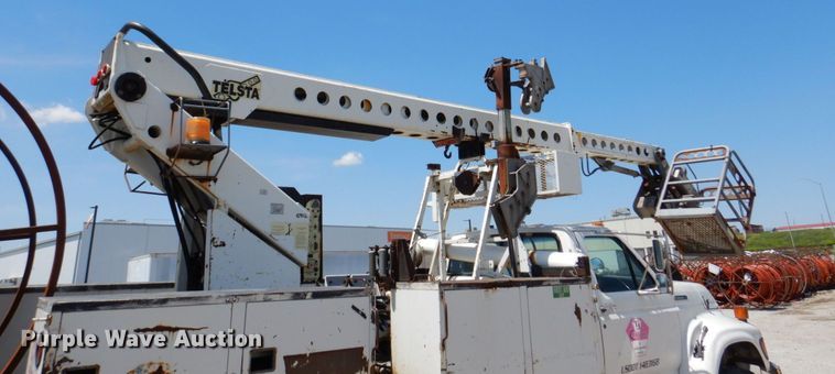 image for item DN7413 1996 Ford F800  bucket truck