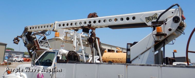 image for item DN7413 1996 Ford F800  bucket truck