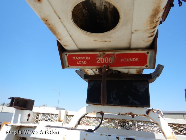 image for item DN7413 1996 Ford F800  bucket truck