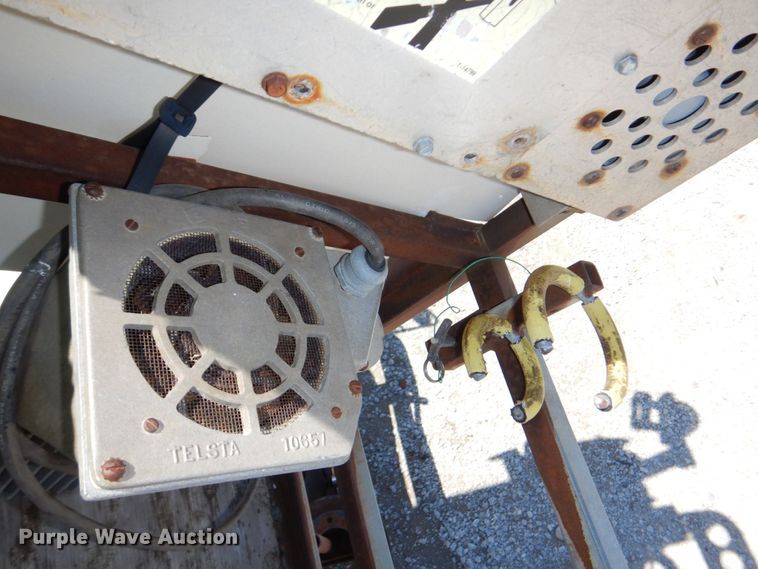 image for item DN7413 1996 Ford F800  bucket truck