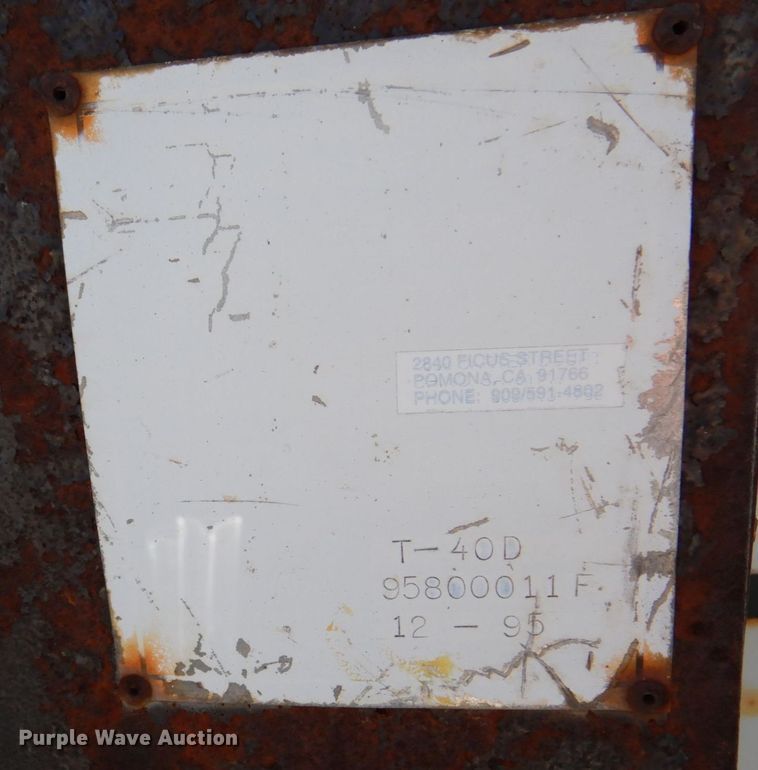 image for item DN7413 1996 Ford F800  bucket truck