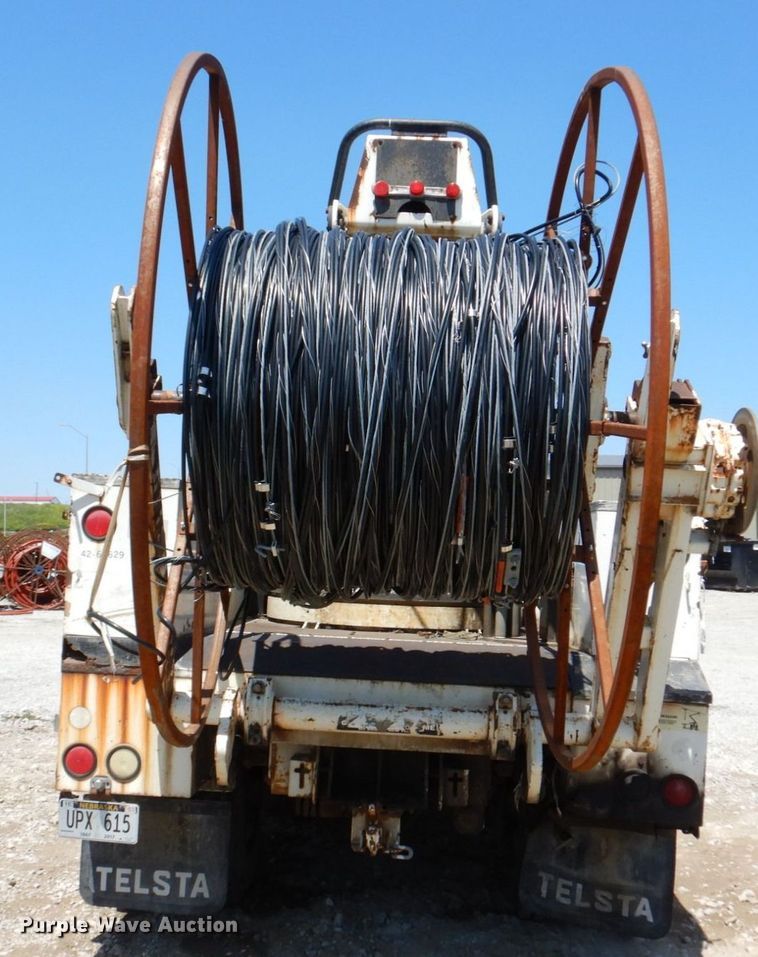 image for item DN7413 1996 Ford F800  bucket truck