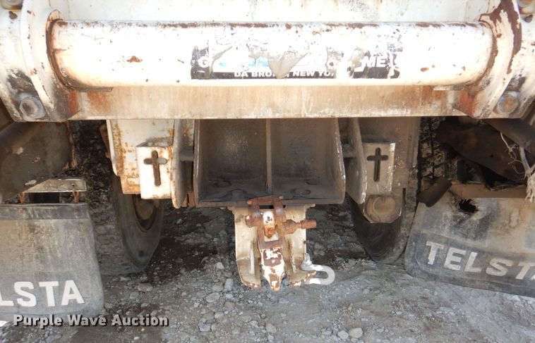 image for item DN7413 1996 Ford F800  bucket truck