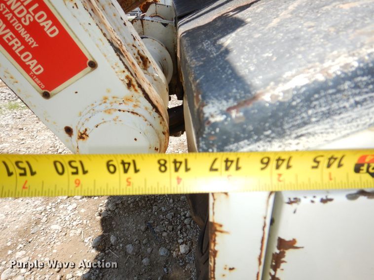 image for item DN7413 1996 Ford F800  bucket truck