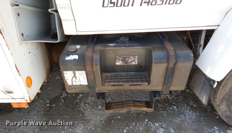 image for item DN7413 1996 Ford F800  bucket truck