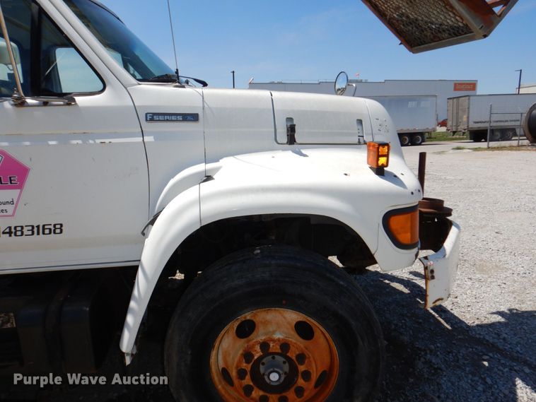 image for item DN7413 1996 Ford F800  bucket truck