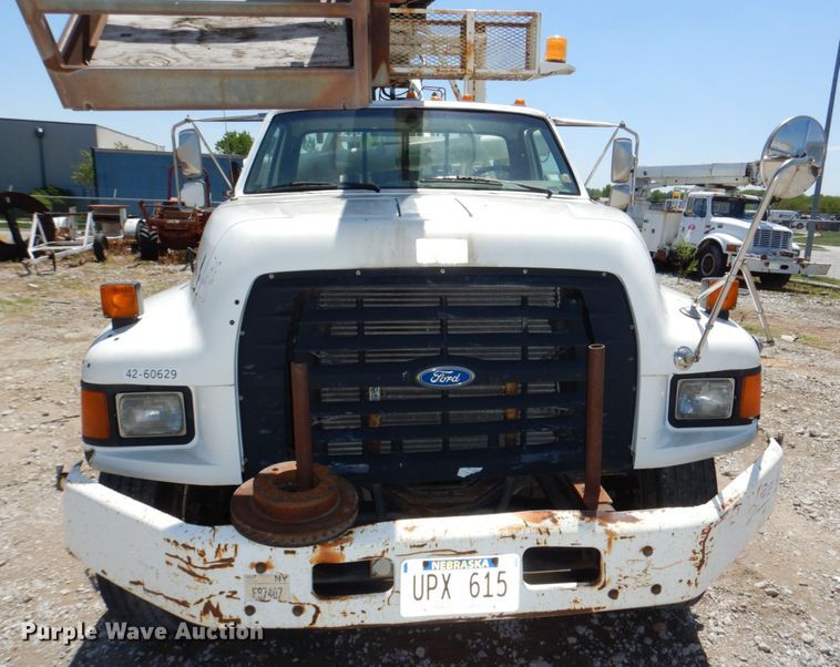 image for item DN7413 1996 Ford F800  bucket truck