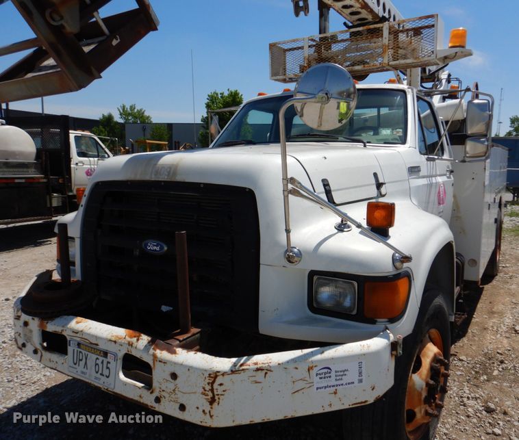 image for item DN7413 1996 Ford F800  bucket truck