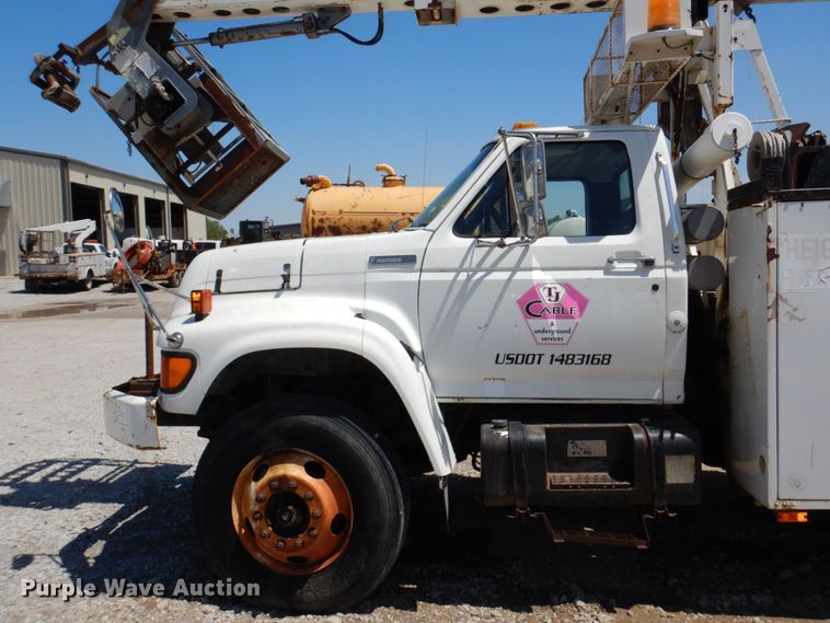 image for item DN7413 1996 Ford F800  bucket truck