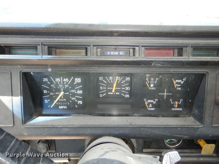 image for item DN7413 1996 Ford F800  bucket truck