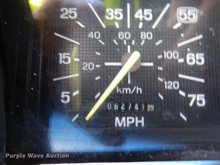 image for item DN7413 1996 Ford F800  bucket truck