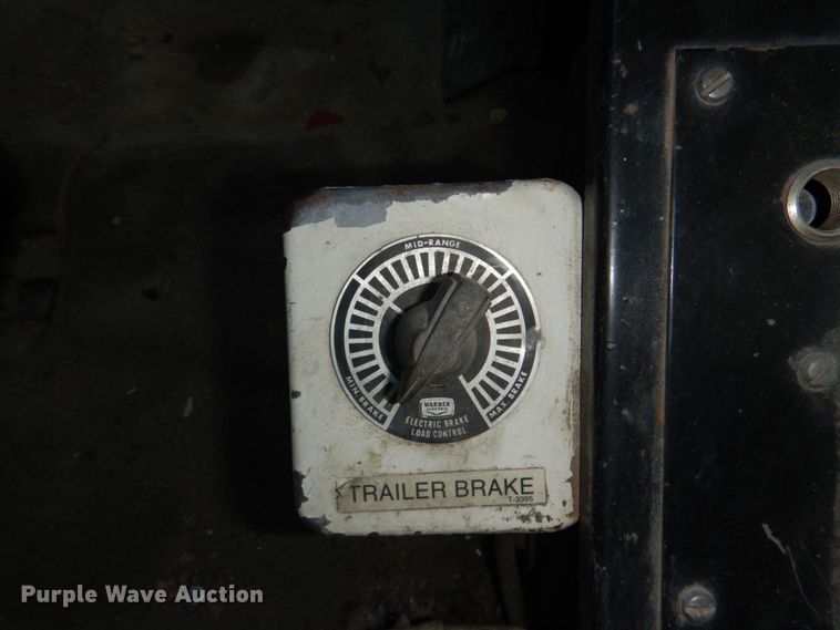 image for item DN7413 1996 Ford F800  bucket truck