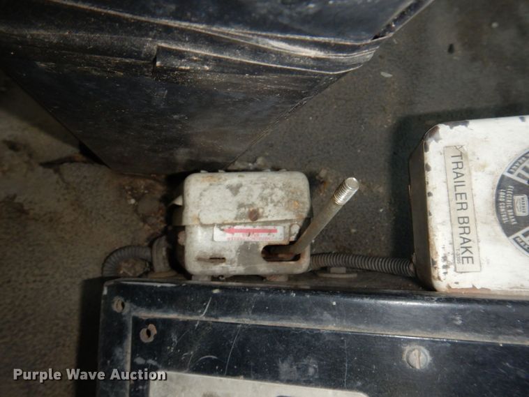 image for item DN7413 1996 Ford F800  bucket truck