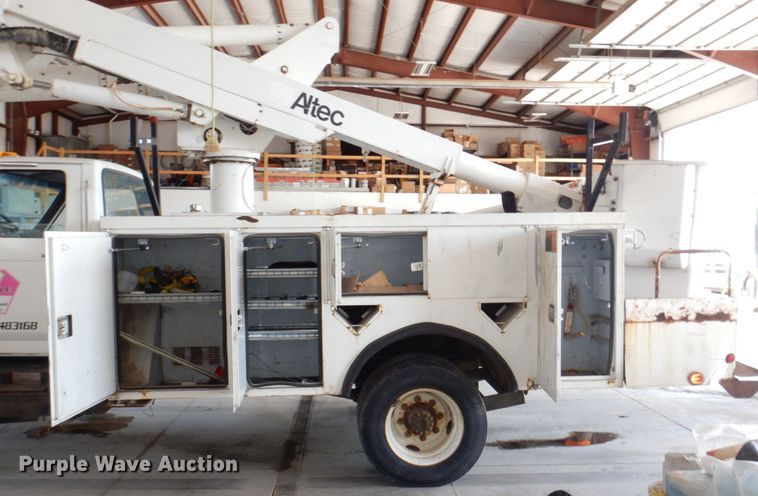 image for item DN7416 1998 Ford F800  bucket truck