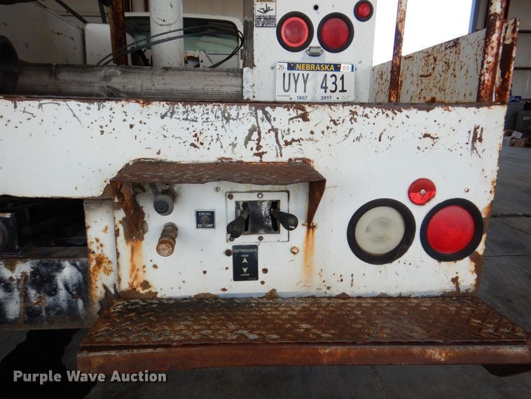 image for item DN7416 1998 Ford F800  bucket truck