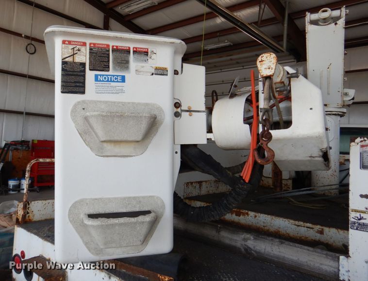 image for item DN7416 1998 Ford F800  bucket truck