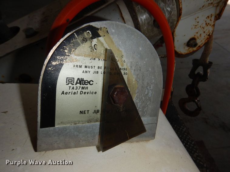 image for item DN7416 1998 Ford F800  bucket truck