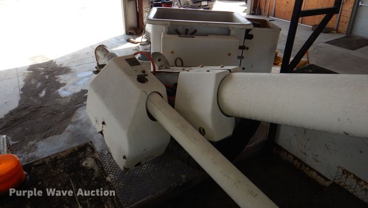 image for item DN7416 1998 Ford F800  bucket truck