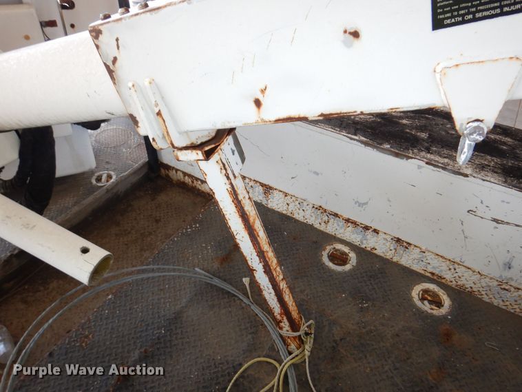 image for item DN7416 1998 Ford F800  bucket truck