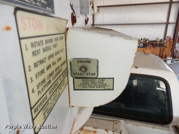 image for item DN7416 1998 Ford F800  bucket truck