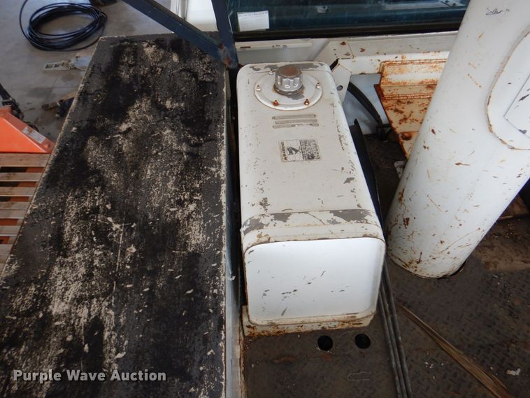 image for item DN7416 1998 Ford F800  bucket truck