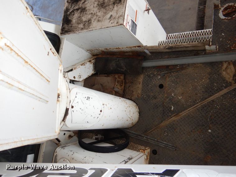 image for item DN7416 1998 Ford F800  bucket truck