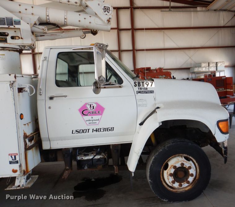 image for item DN7416 1998 Ford F800  bucket truck