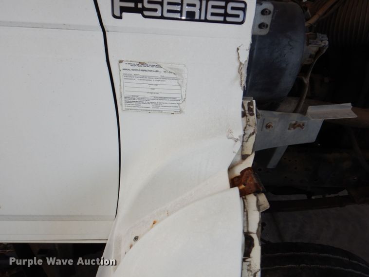 image for item DN7416 1998 Ford F800  bucket truck