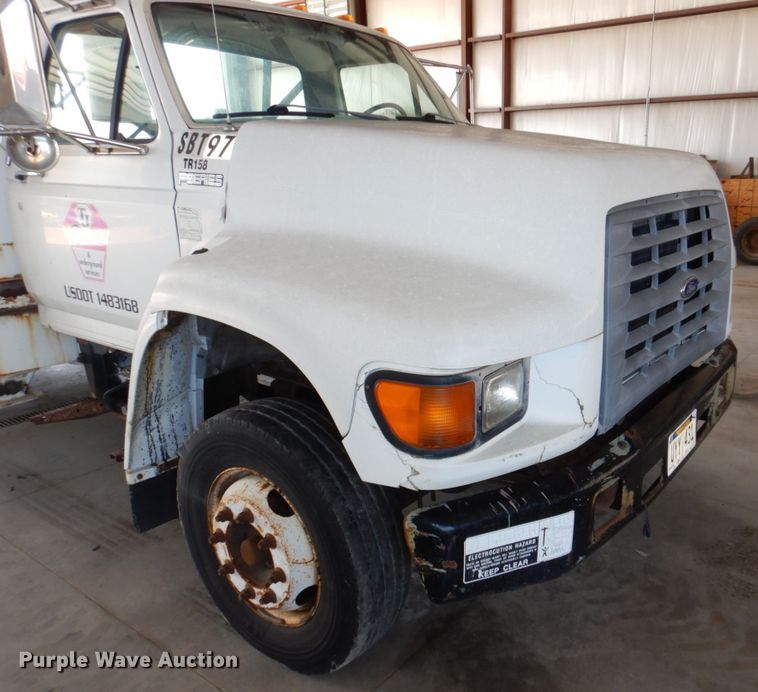image for item DN7416 1998 Ford F800  bucket truck