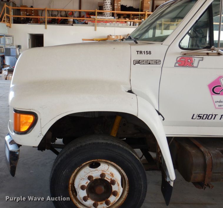 image for item DN7416 1998 Ford F800  bucket truck