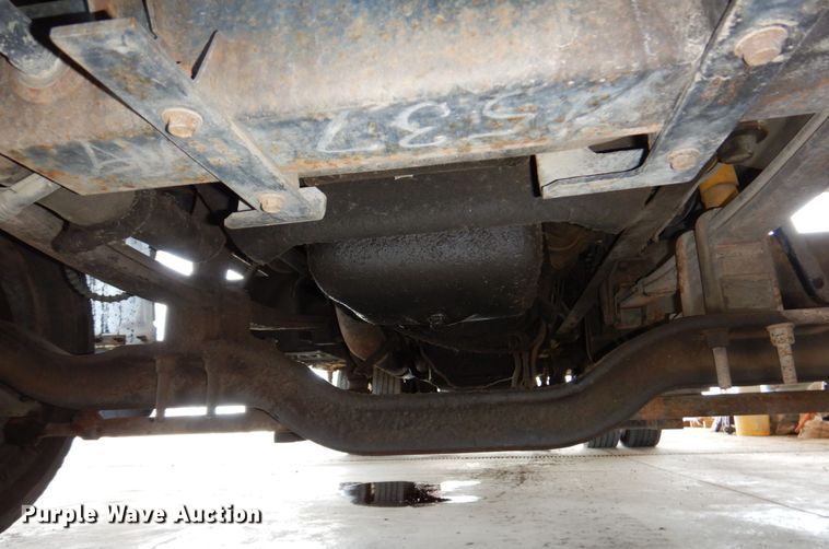 image for item DN7416 1998 Ford F800  bucket truck