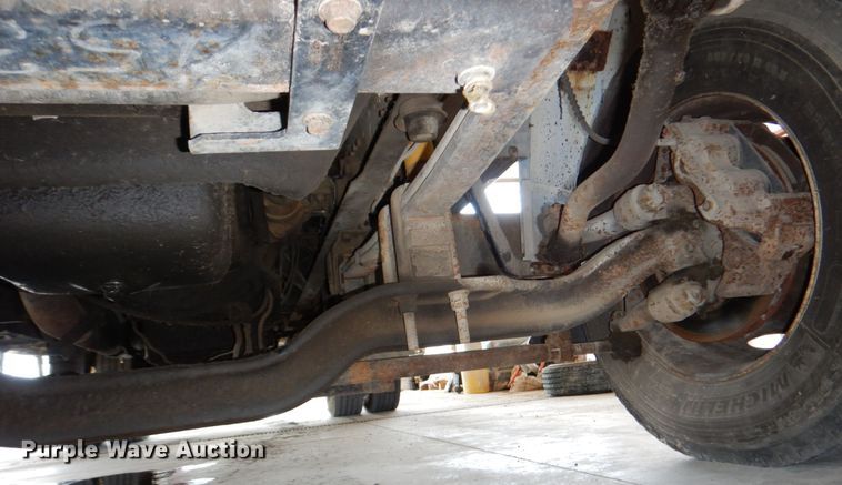 image for item DN7416 1998 Ford F800  bucket truck