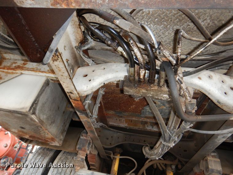 image for item DN7416 1998 Ford F800  bucket truck