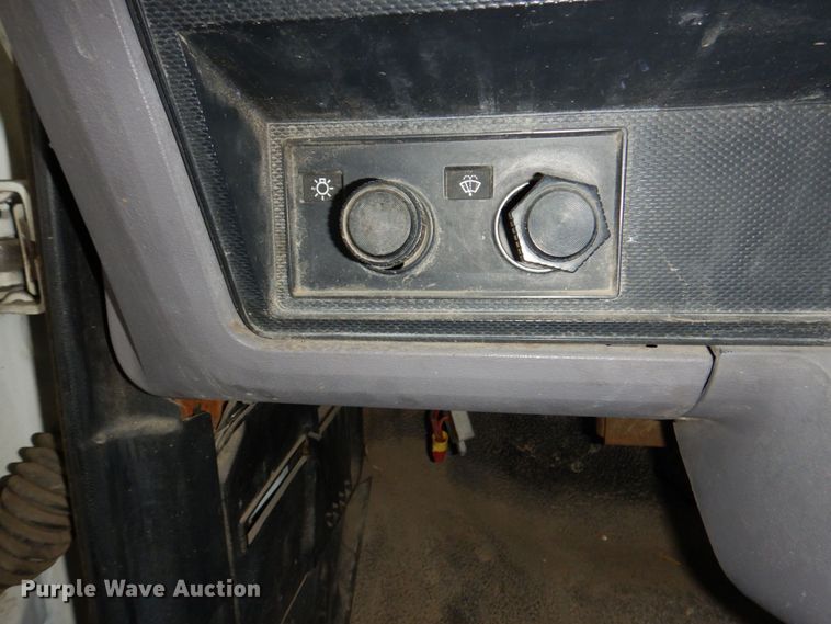 image for item DN7416 1998 Ford F800  bucket truck