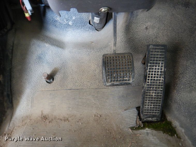 image for item DN7416 1998 Ford F800  bucket truck