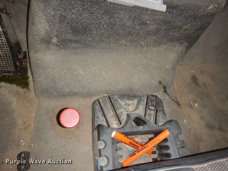 image for item DN7416 1998 Ford F800  bucket truck