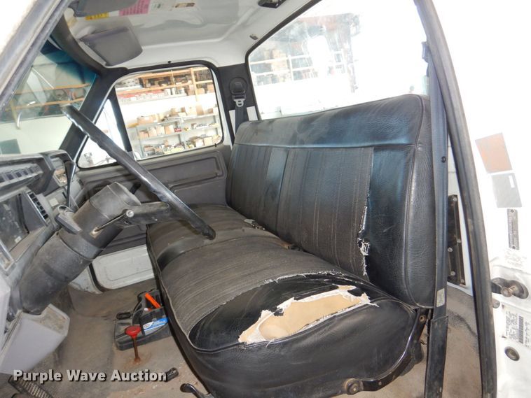 image for item DN7416 1998 Ford F800  bucket truck