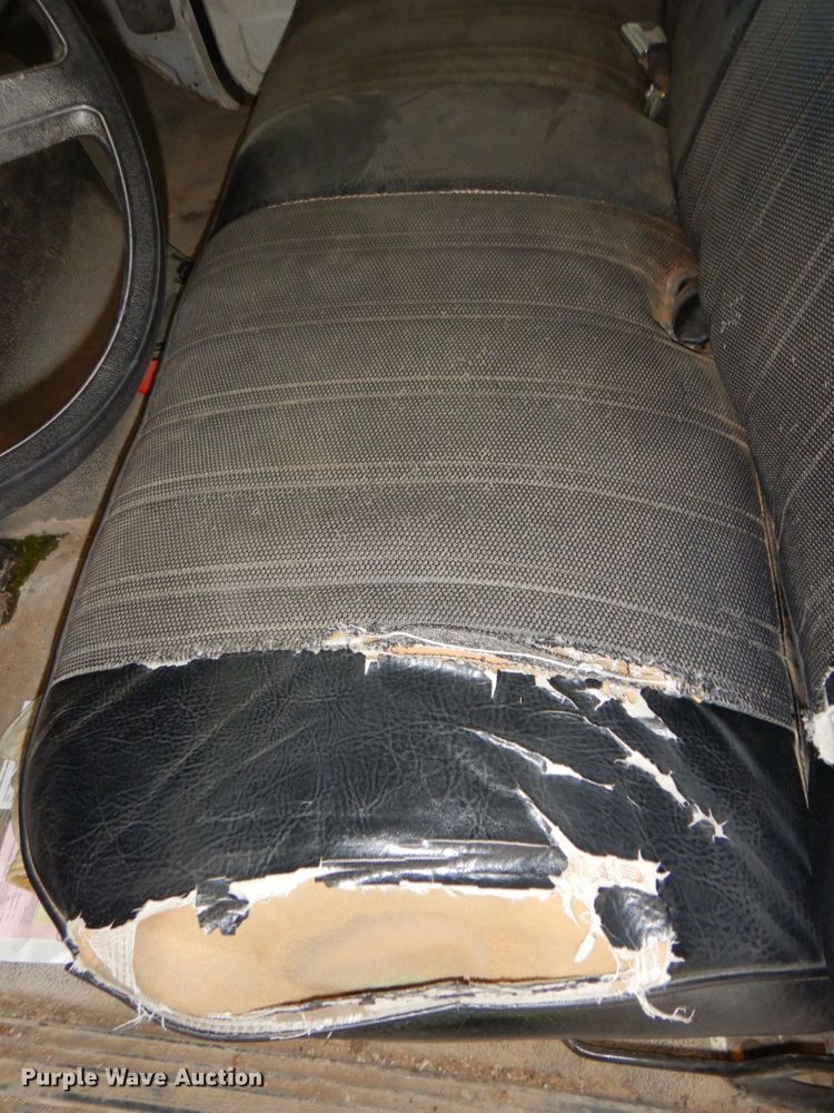 image for item DN7416 1998 Ford F800  bucket truck