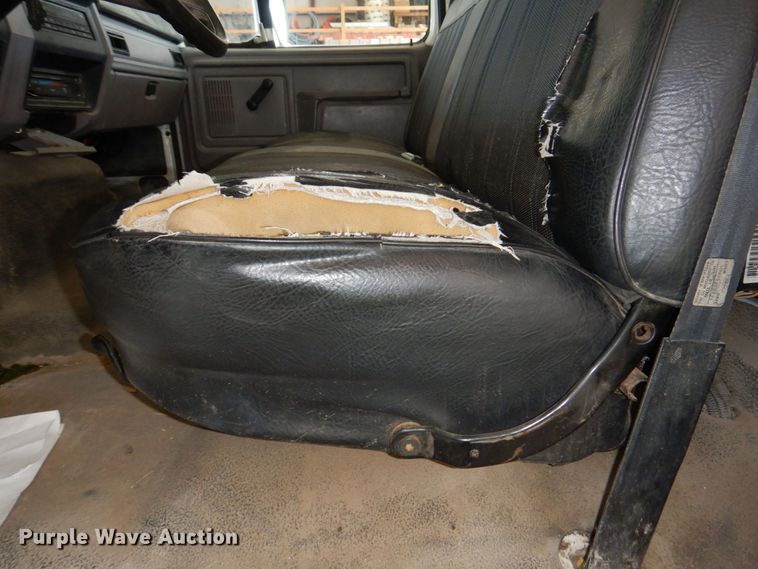 image for item DN7416 1998 Ford F800  bucket truck