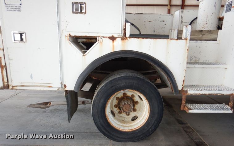 image for item DN7416 1998 Ford F800  bucket truck