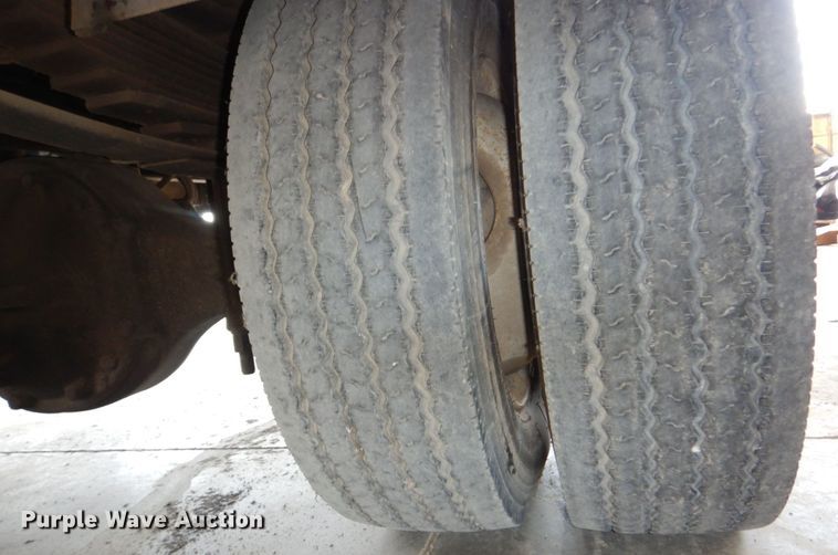 image for item DN7416 1998 Ford F800  bucket truck