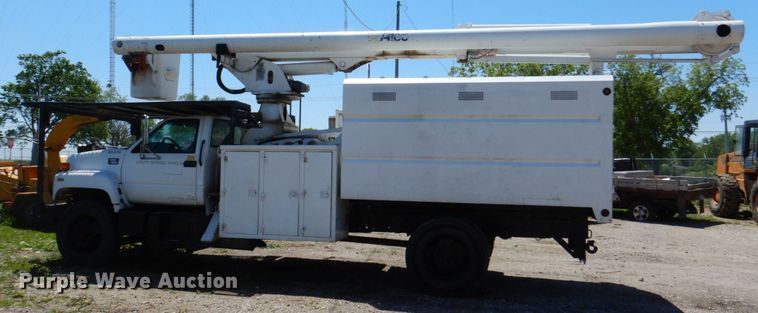 image for item DN7474 2002 GMC C7500  bucket truck