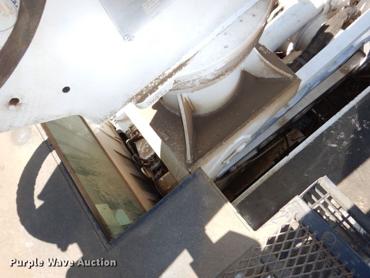 image for item DN7474 2002 GMC C7500  bucket truck