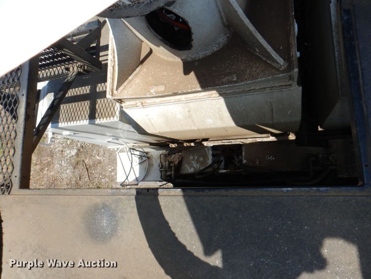 image for item DN7474 2002 GMC C7500  bucket truck